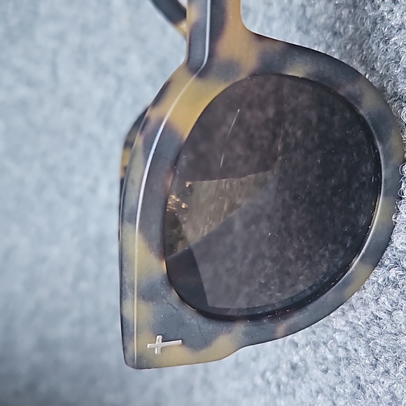 L) Dead coffin club sunglasses - Picture 3 of 8